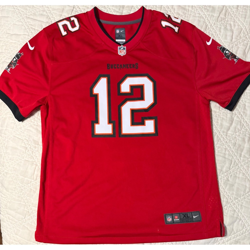 Nike NFL Tampa Bay Buccaneers Tom Brady 12 Jersey Youth XL Red 18/20